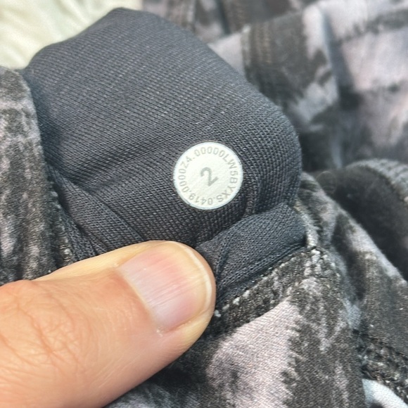Lululemon Align Pant II 25" Floral Illusion Ice Grey Multi - Picture 4 of 5